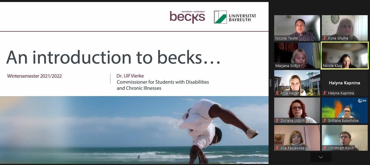 Ніколь Клуг знайомить  учасників заходу із роботою офісу для студентів з інвалідністю і хронічними захворюваннями Байройтського університету